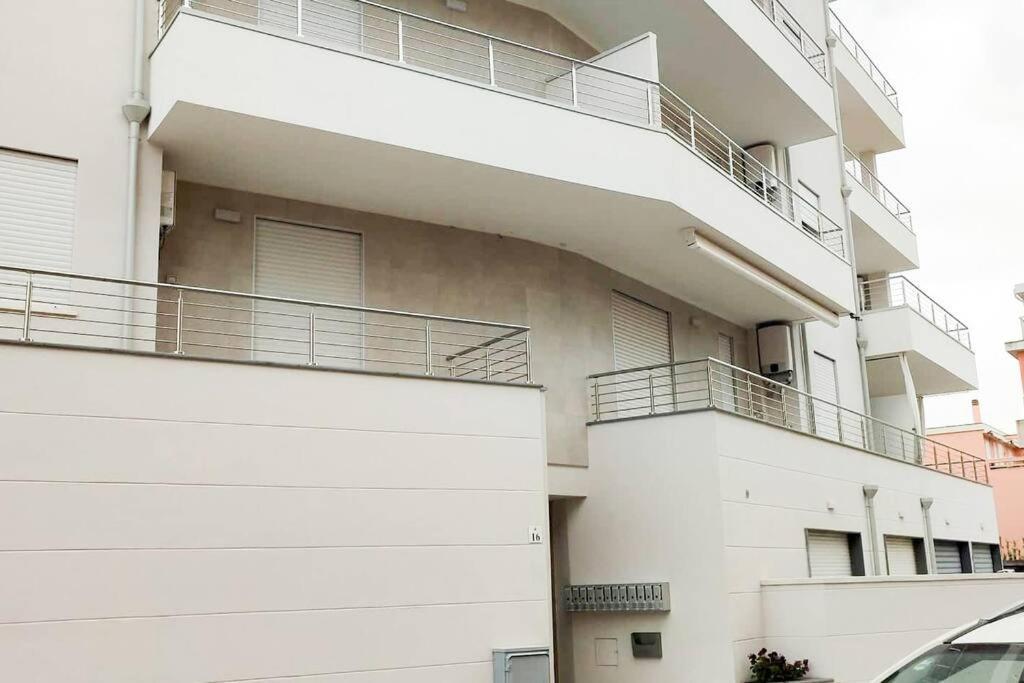Lido Beach Apartments, Nuovi E Moderni, Vicino Alla Spiaggia Алгеро Екстериор снимка